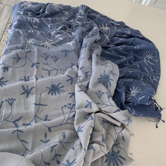 N.Peal scarf - Picture 2 of 3